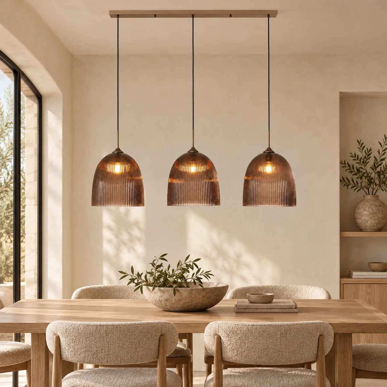 Pendelleuchte Riffelglas Dreifach 160 cm – Wohnbeispiel