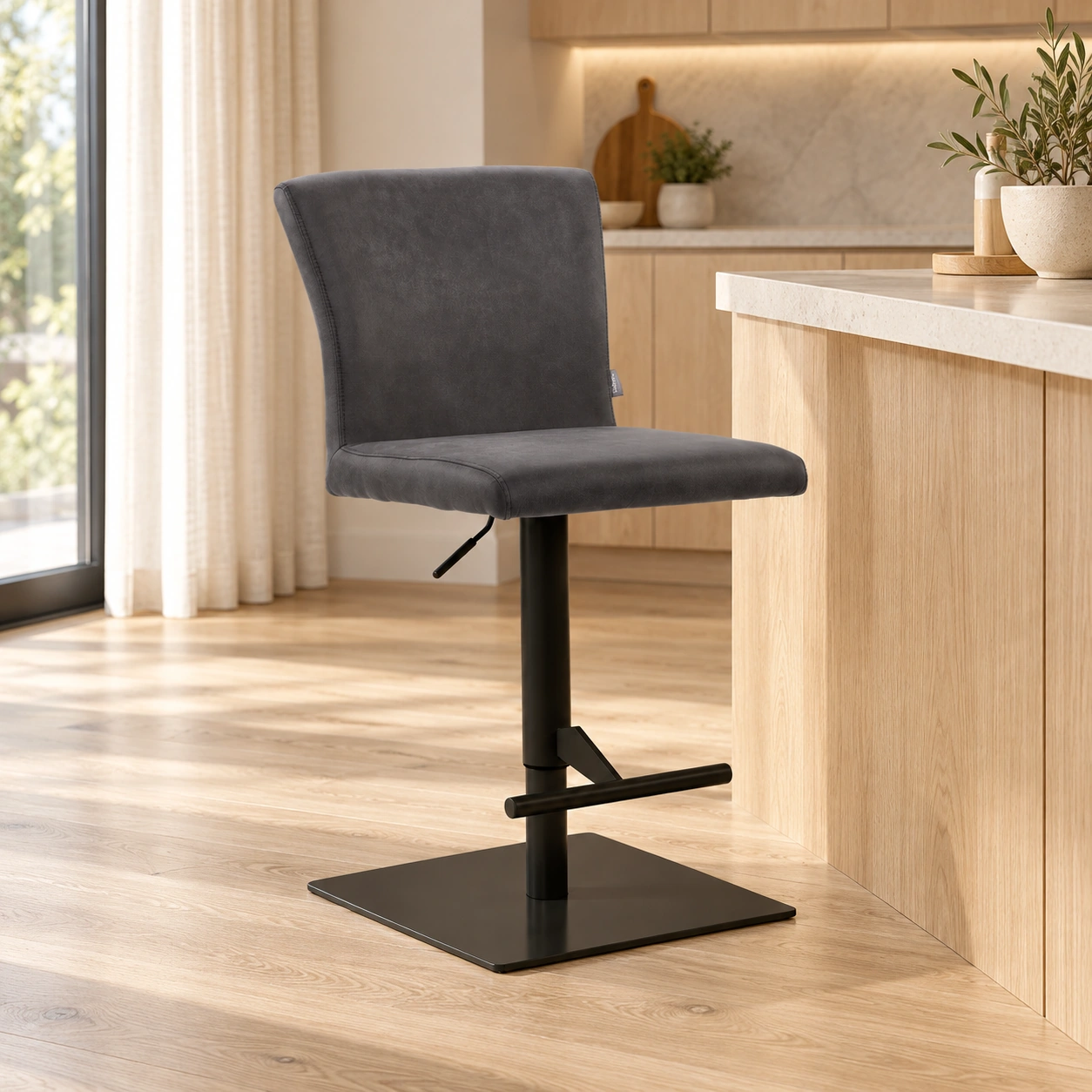 Tresenhocker Bela Classico – höhenverstellbar – Wohnbeispiel