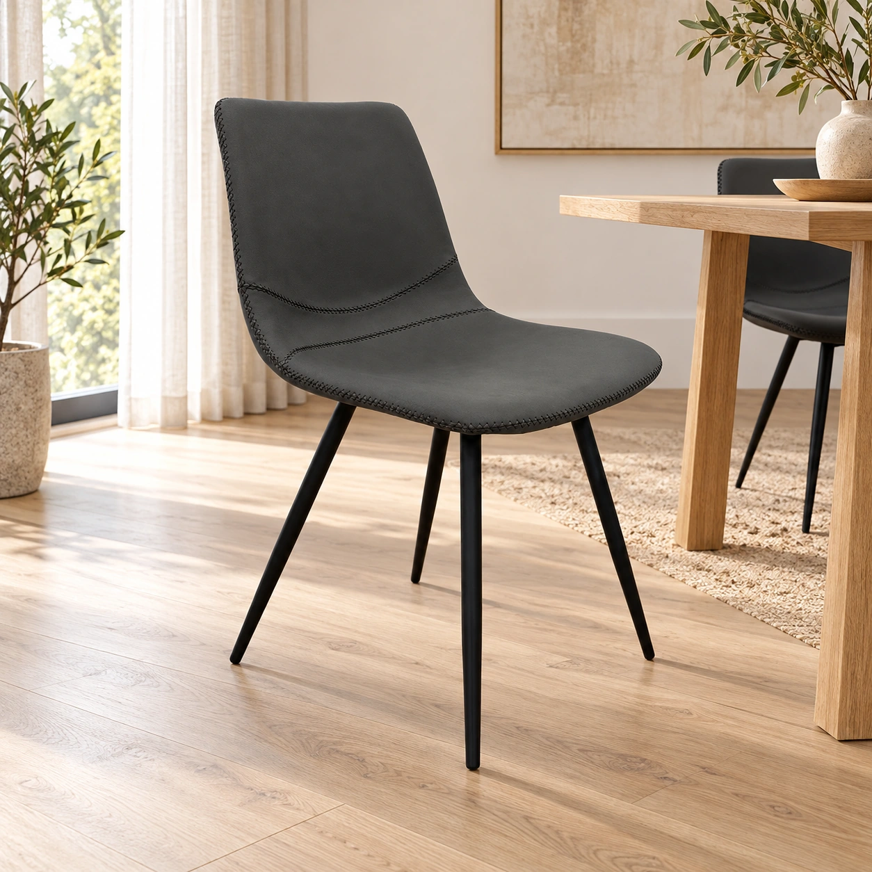 Esszimmerstuhl Milo Linea – Wohnbeispiel