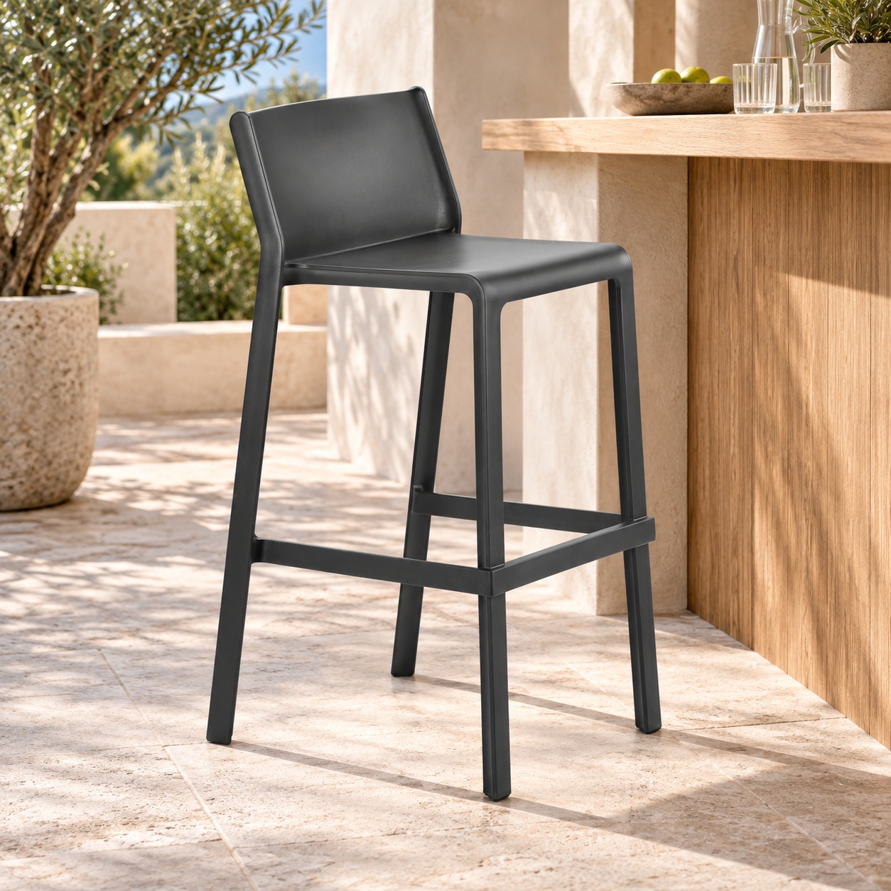 Barhocker Vento Outdoor – 76 cm Sitzhöhe – Wohnbeispiel