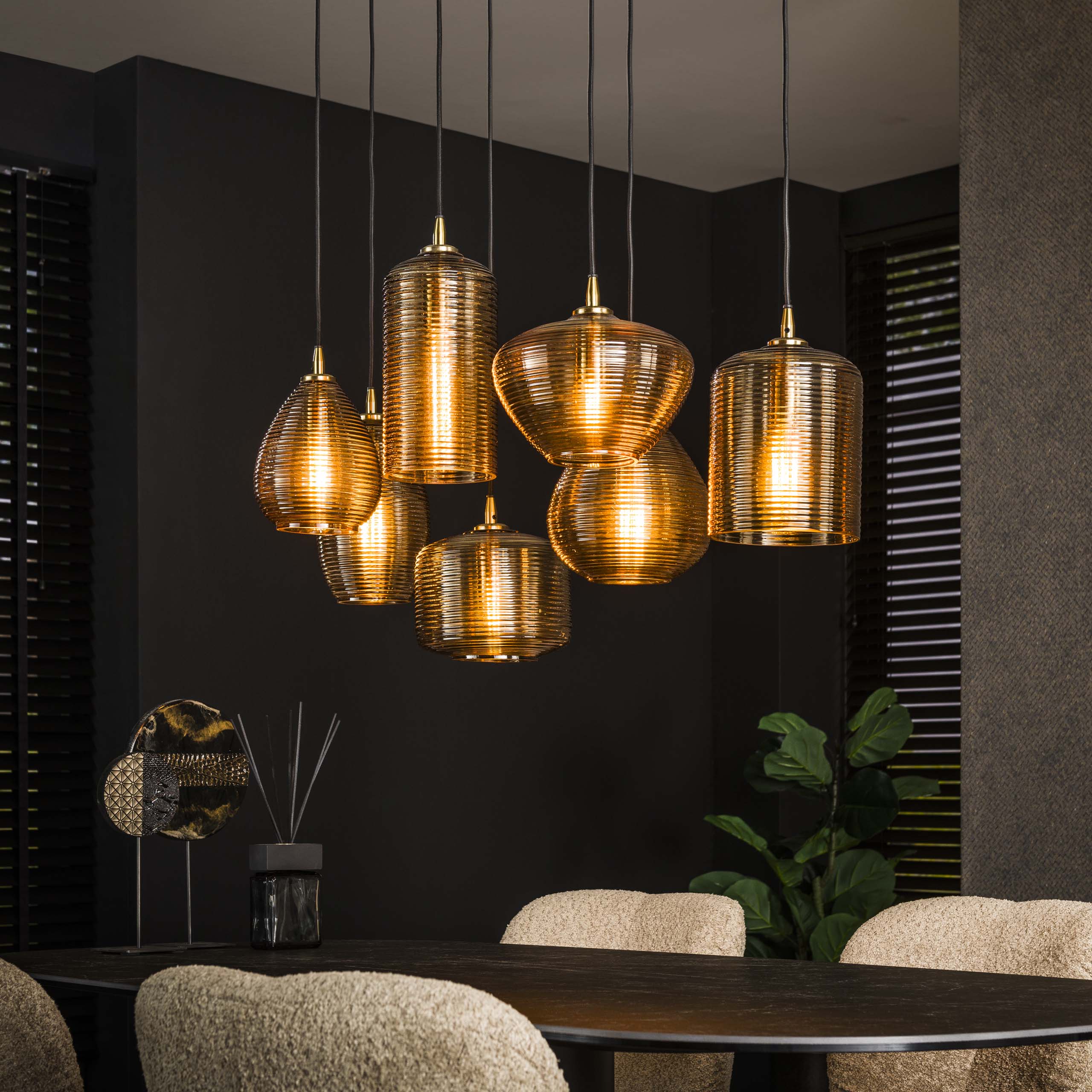 Pendelleuchte Lychen Horizontal 4+3-Fassungen – Ambiente