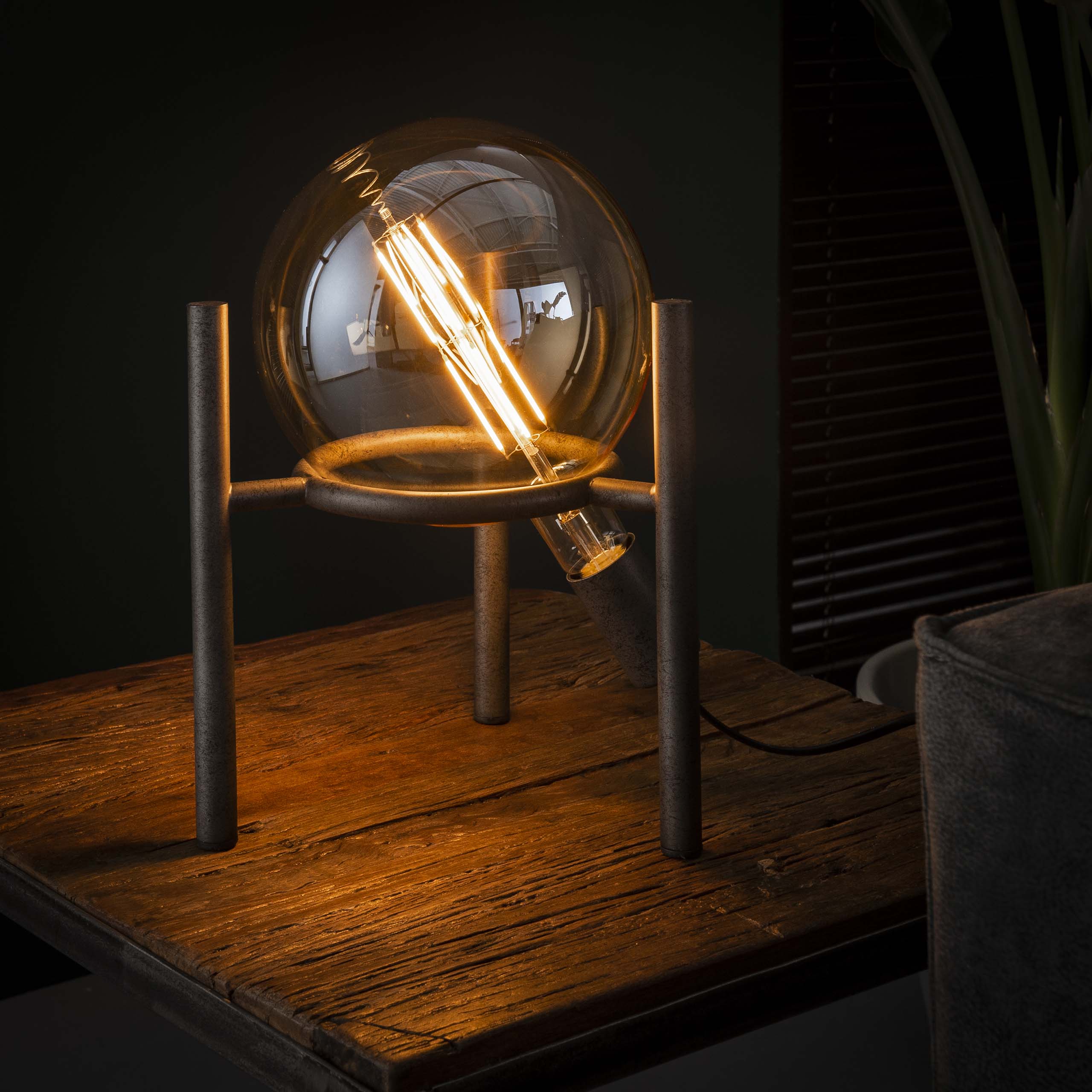 Tischleuchte Wismar Ø20 Lichtquelle 1-Fassung – Ambiente